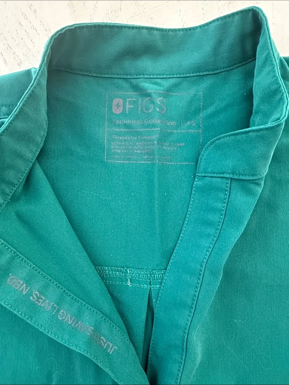 FIGS green XS scrubs set nursing medical uniform shirt pants - Picture 3 of 10